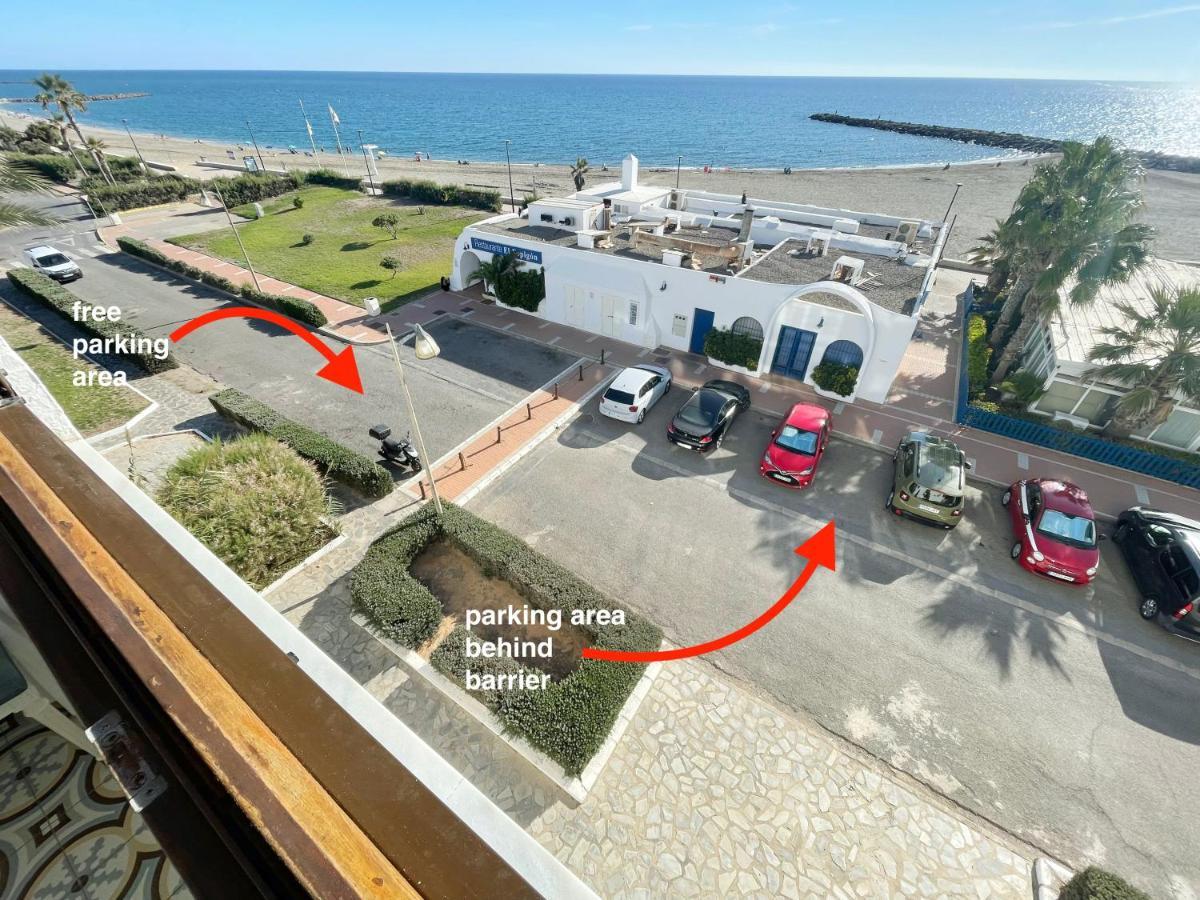 Primera Linea De Playa De Martina Almerimar Eksteriør billede
